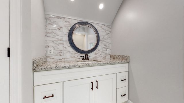 20 Daniels Dr, Franklin, TN 37064