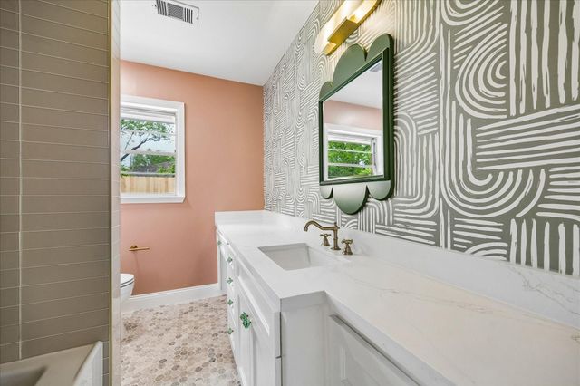 2203 Bron Holly Drive, Houston, TX 77018