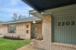 2203 Bron Holly Drive, Houston, TX 77018