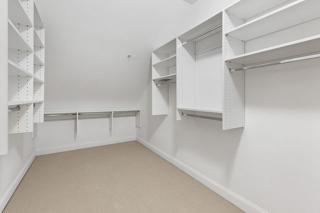 38 Courtyard Pl, Lexington, MA 02420