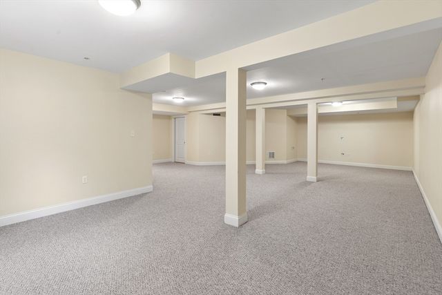 38 Courtyard Pl, Lexington, MA 02420