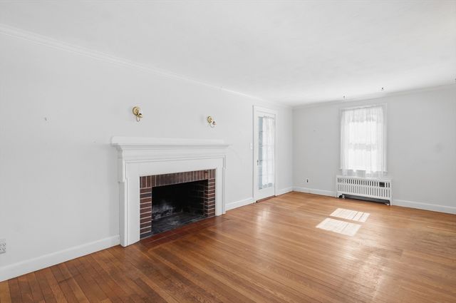 67 Longfellow Rd, Watertown, MA 02472