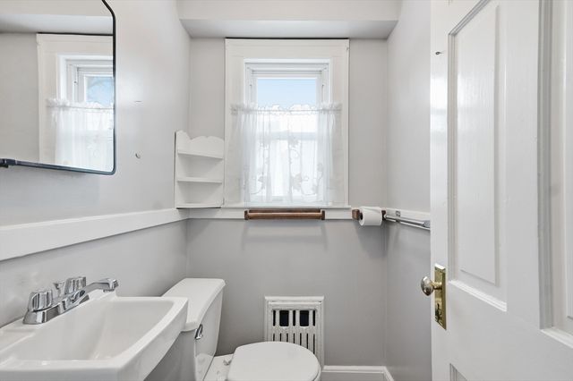 67 Longfellow Rd, Watertown, MA 02472