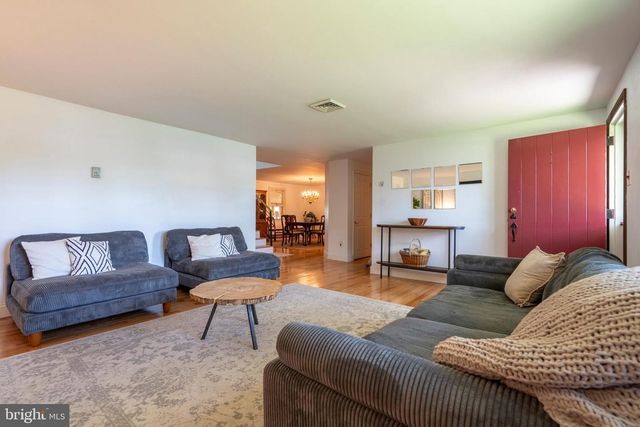 152 BETCHER RD, Collegeville, PA 19426
