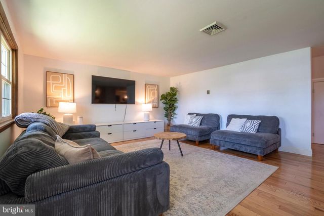 152 BETCHER RD, Collegeville, PA 19426