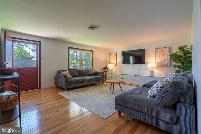 152 BETCHER RD, Collegeville, PA 19426