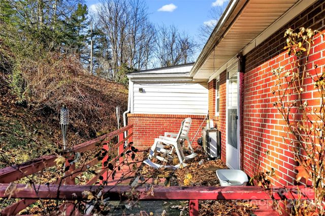 106 Chapel Street, Spruce Pine, NC 28777