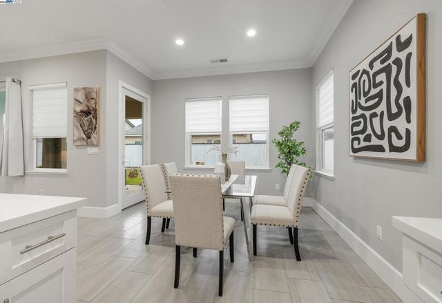 2929 Cammie Ln, Lodi, CA 95242