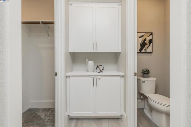 2929 Cammie Ln, Lodi, CA 95242