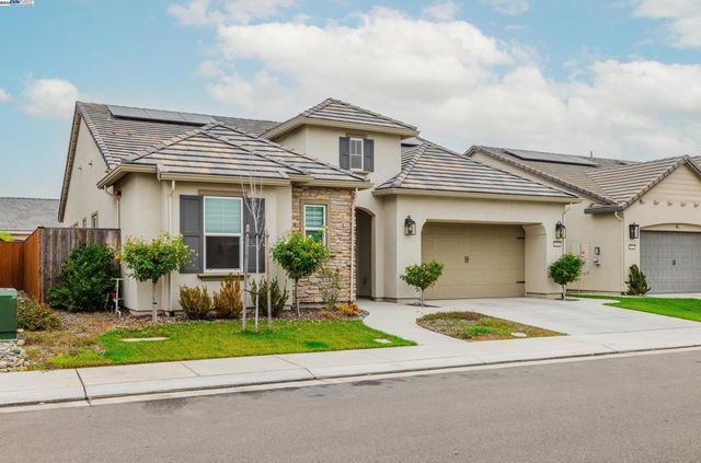 2929 Cammie Ln, Lodi, CA 95242