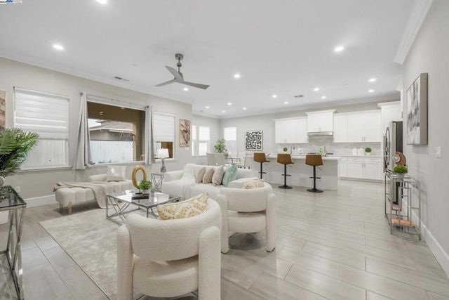 2929 Cammie Ln, Lodi, CA 95242