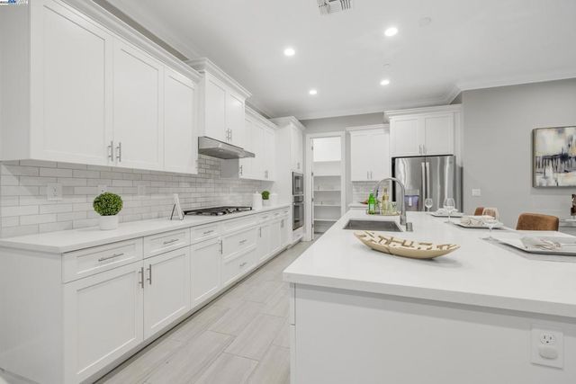 2929 Cammie Ln, Lodi, CA 95242