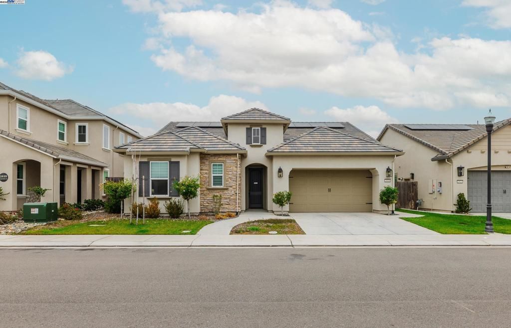 2929 Cammie Ln, Lodi, CA 95242