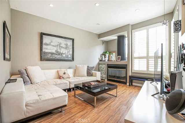 1340 Glenwood Road 4, Glendale, CA 91201