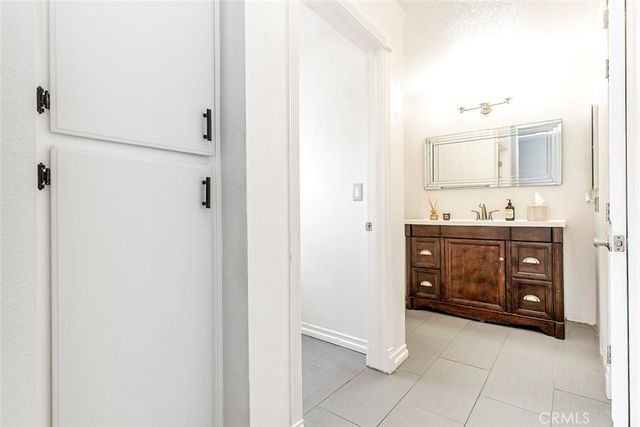 1340 Glenwood Road 4, Glendale, CA 91201