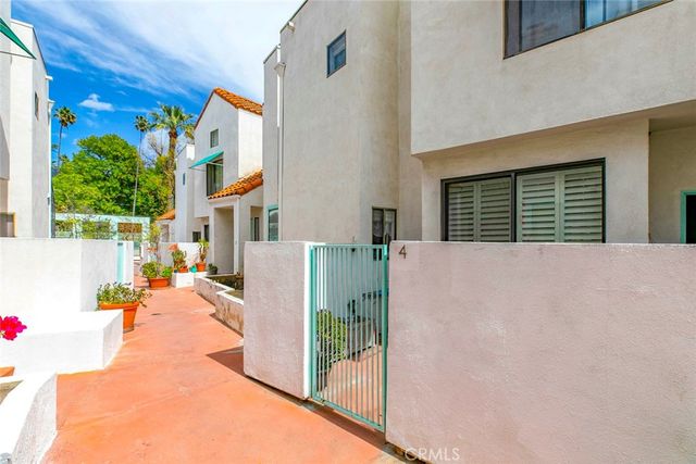 1340 Glenwood Road 4, Glendale, CA 91201