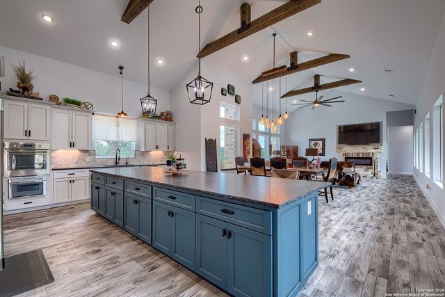 452 Wentworth, Spring Branch, TX 78070