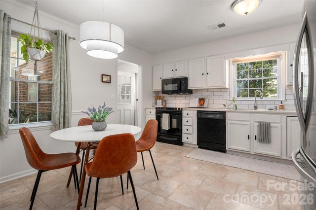 4932 Foxden Court, Charlotte, NC 28227