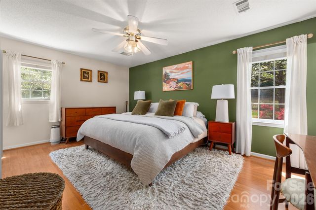 4932 Foxden Court, Charlotte, NC 28227