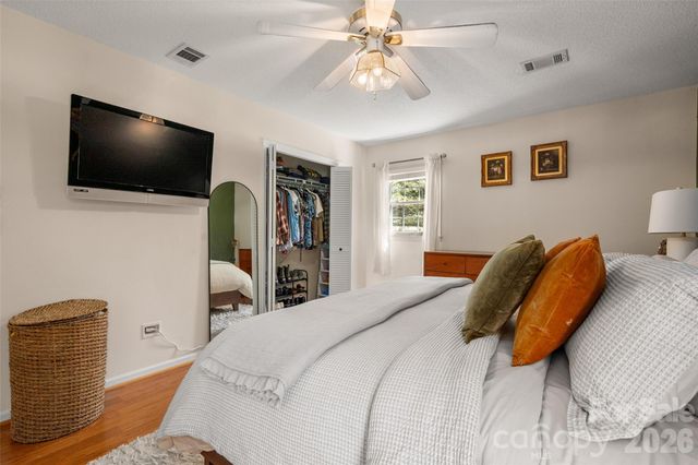 4932 Foxden Court, Charlotte, NC 28227