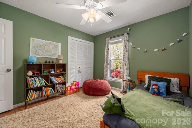 4932 Foxden Court, Charlotte, NC 28227