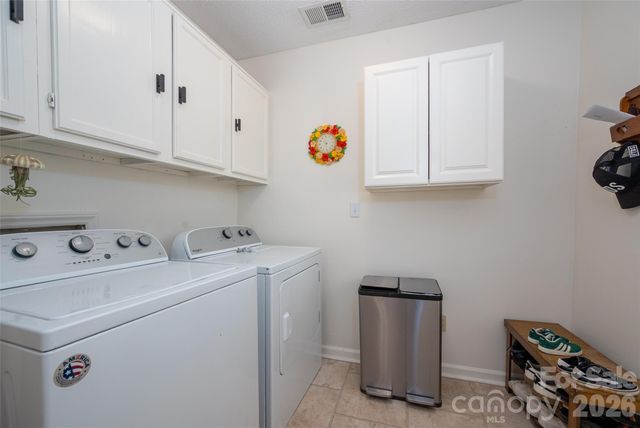 4932 Foxden Court, Charlotte, NC 28227