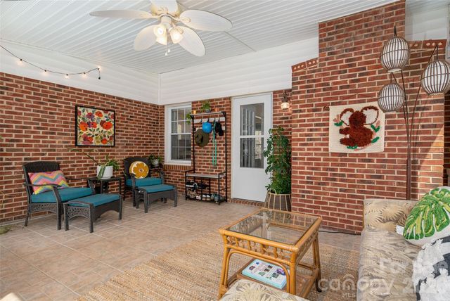 4932 Foxden Court, Charlotte, NC 28227