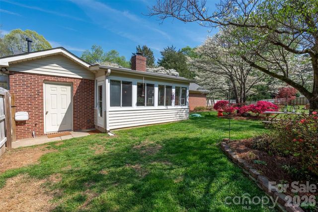 4932 Foxden Court, Charlotte, NC 28227