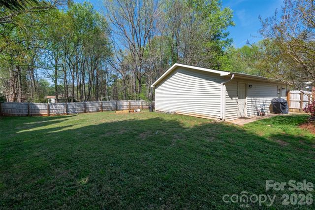 4932 Foxden Court, Charlotte, NC 28227