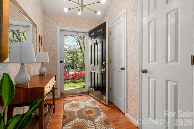 4932 Foxden Court, Charlotte, NC 28227