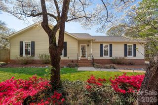 4932 Foxden Court, Charlotte, NC 28227
