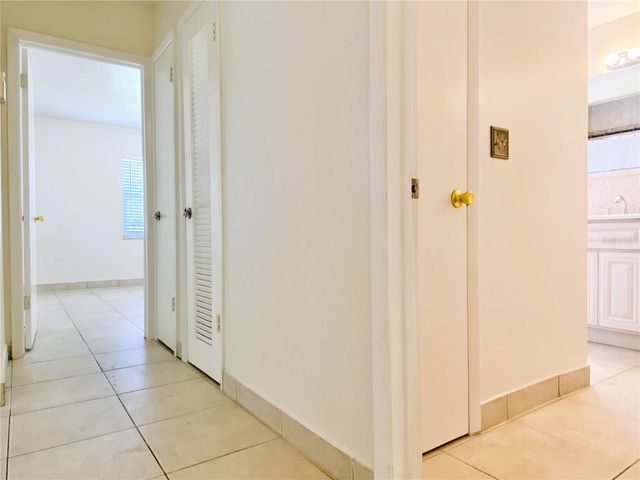 7306 KINGSBURY CIRCLE, Tampa, FL 33610