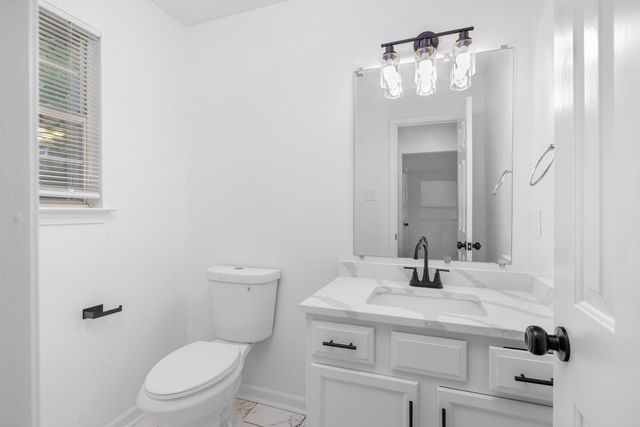 265 OAKSEDGE DR, Oakland, TN 38060