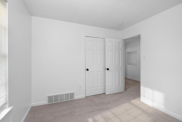 265 OAKSEDGE DR, Oakland, TN 38060