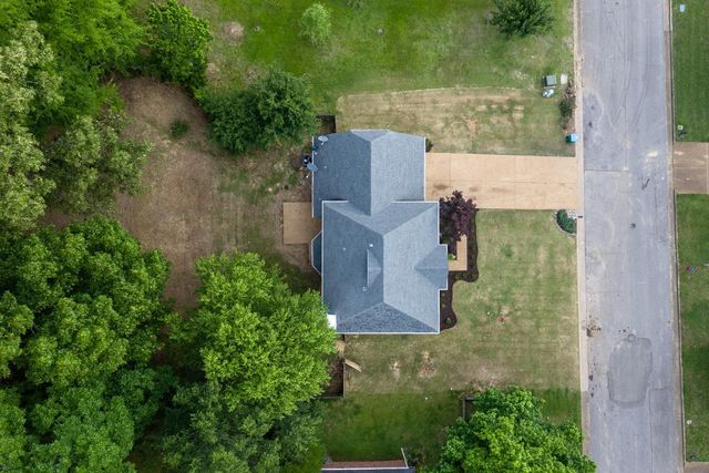 265 OAKSEDGE DR, Oakland, TN 38060