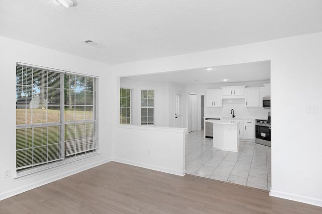265 OAKSEDGE DR, Oakland, TN 38060