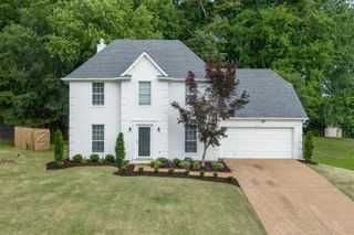 265 OAKSEDGE DR, Oakland, TN 38060