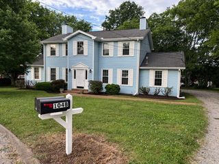 104B Twin Oaks Ct, Hendersonville, TN 37075