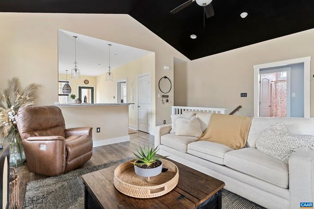 138 FOREST RIDGE LN, Scottsville, VA 24590