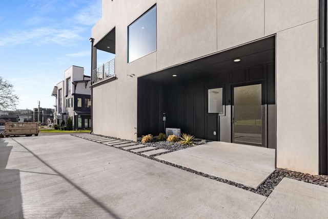 1017 12th Ave, S, Nashville, TN 37203