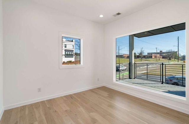 1017 12th Ave, S, Nashville, TN 37203