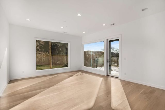1017 12th Ave, S, Nashville, TN 37203