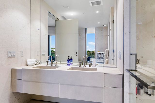 200 Arkona Court 402, West Palm Beach, FL 33401