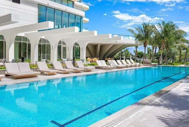 200 Arkona Court 402, West Palm Beach, FL 33401