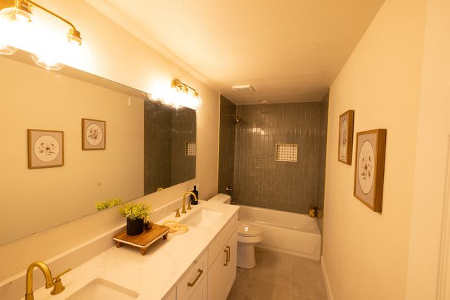 612 Aqua Vista Drive, Granbury, TX 76049