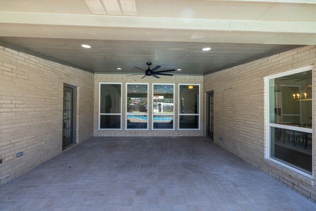 612 Aqua Vista Drive, Granbury, TX 76049