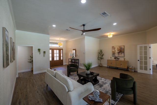 612 Aqua Vista Drive, Granbury, TX 76049