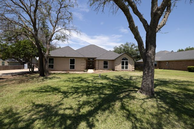 612 Aqua Vista Drive, Granbury, TX 76049
