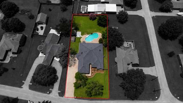 612 Aqua Vista Drive, Granbury, TX 76049