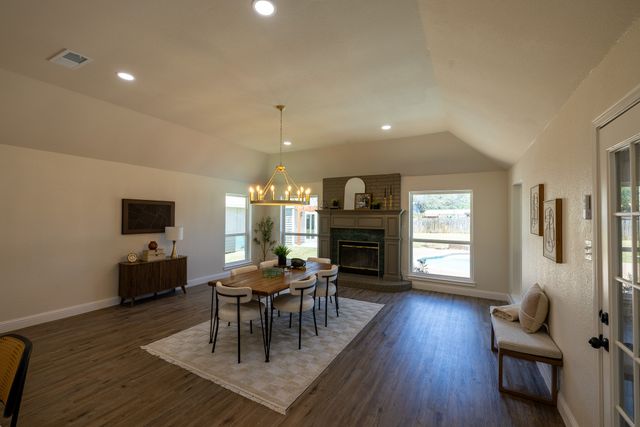 612 Aqua Vista Drive, Granbury, TX 76049